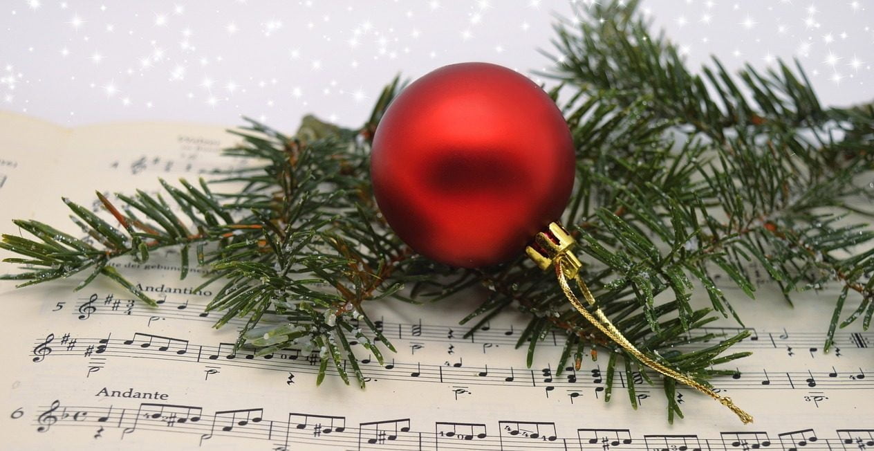 A Tale of 187 Christmas Songs: How I Logged Nearly Every Song on Chicago's Christmas Station
